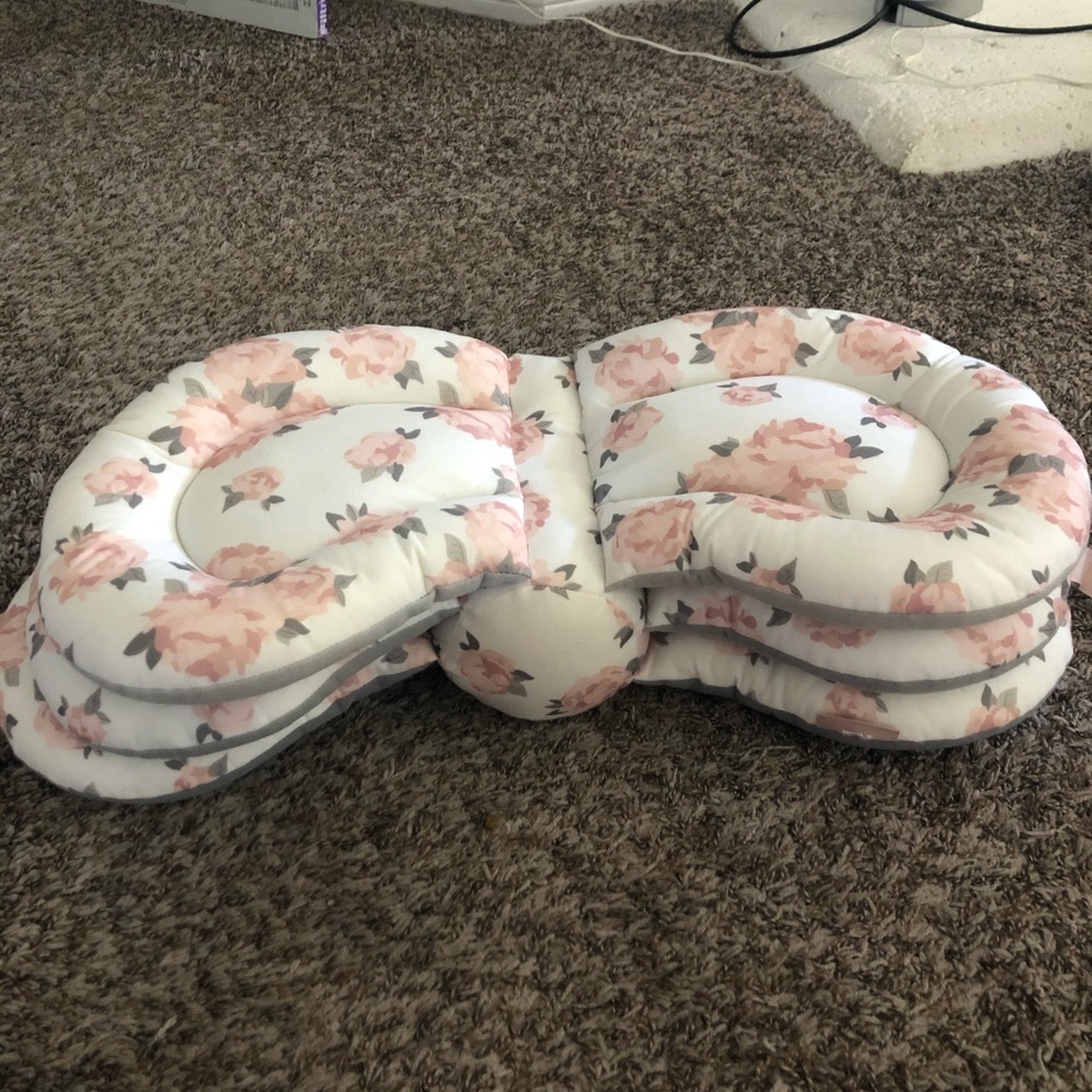 Infantino Elevate Nursing Pillow